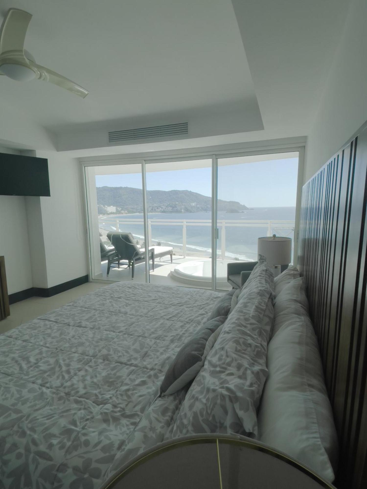 Bay View Grand Marina Ixtapa Condo En Pie De Playa Esterno foto