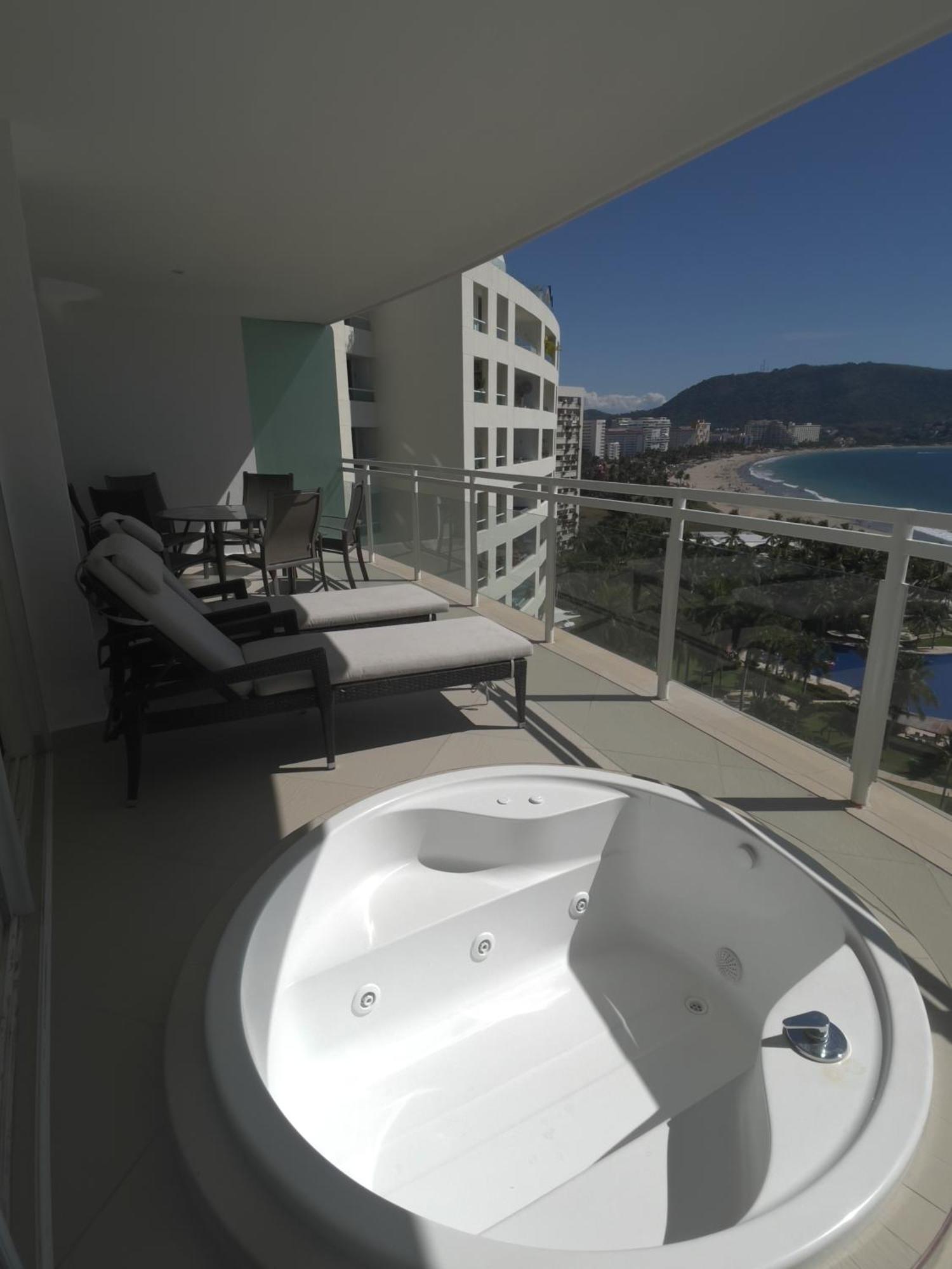 Bay View Grand Marina Ixtapa Condo En Pie De Playa Esterno foto